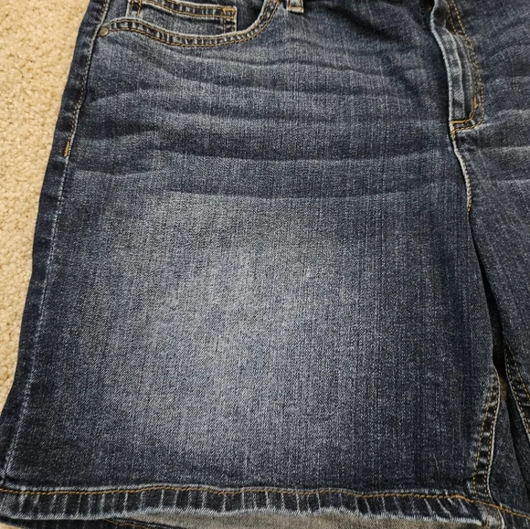 Lauren Conrad Women's Size 16 Sixteen Denim Shorts Distressed - Picture 3 of 12